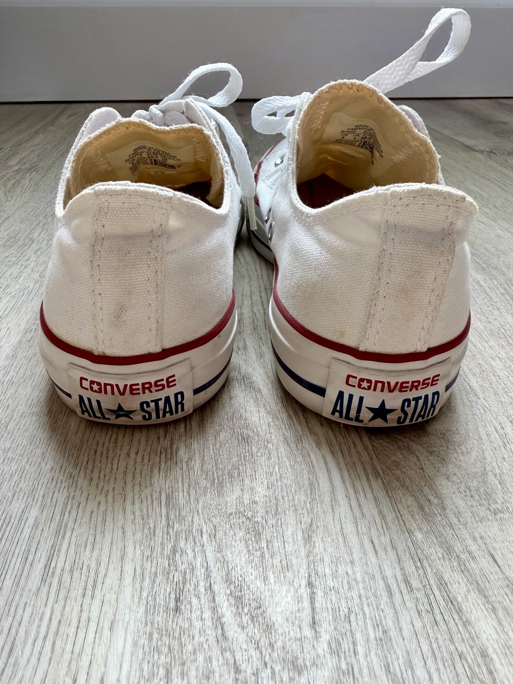 Converse - White Low-Top Sneakers with Red and Navy Blue Accents - size 6 - Picture 2 of 8